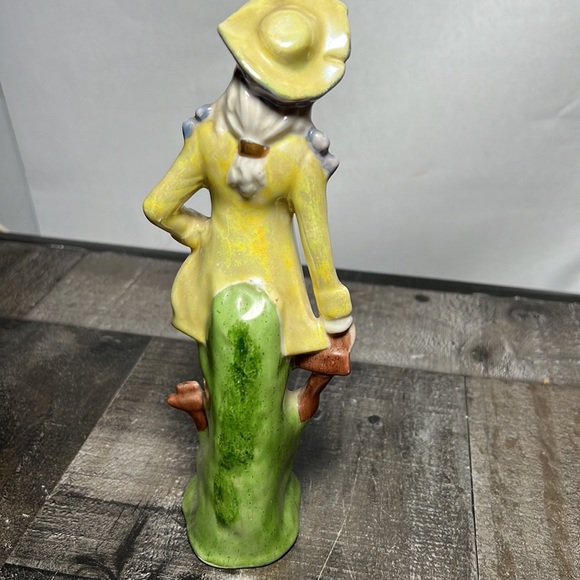 Vintage Porcelain Victorian Age Figurines - Picture 12 of 13